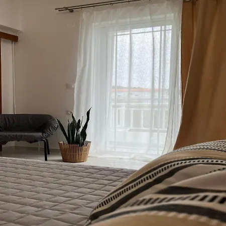 Swallow's Nest * Paradeísion