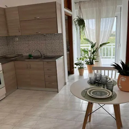 Swallow's Nest Apartment Paradeísion